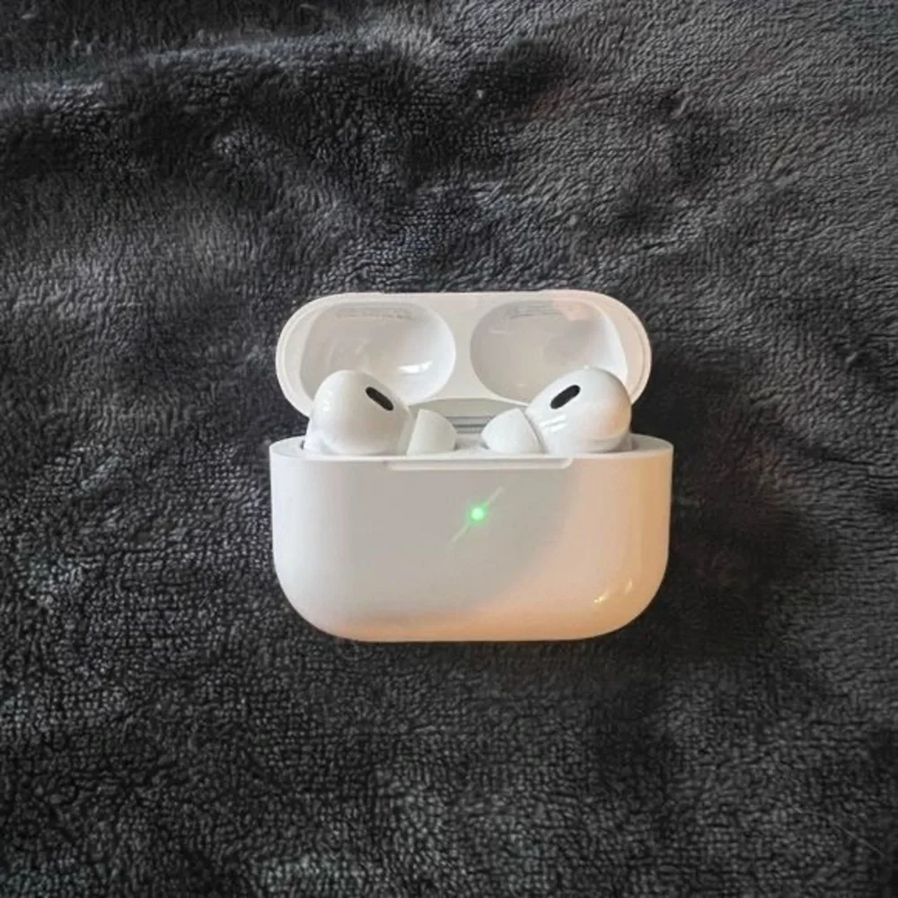 -Airpods 4 noise cancellation